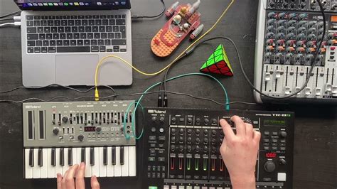 Telephasic Workshop - A mesmerizing fusion of ethereal synths and driving techno rhythms